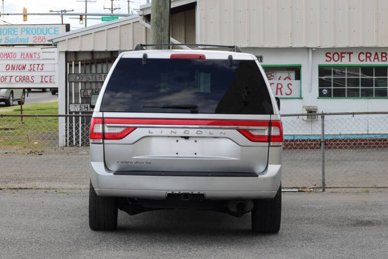2017 Lincoln Navigator Select
