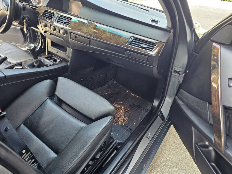 2004 BMW 5 Series 545i