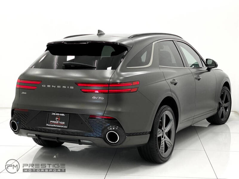 2023 Genesis GV70 2.5T Standard