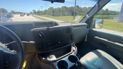 2009 Ford E-Series E-350 SD XLT