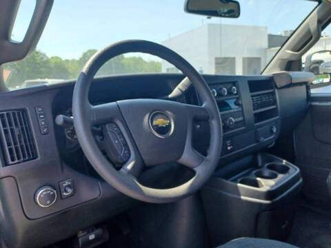 2024 Chevrolet Express 2500