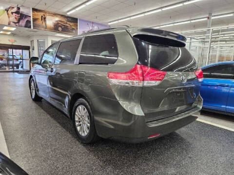 2012 Toyota Sienna XLE 8-Passenger