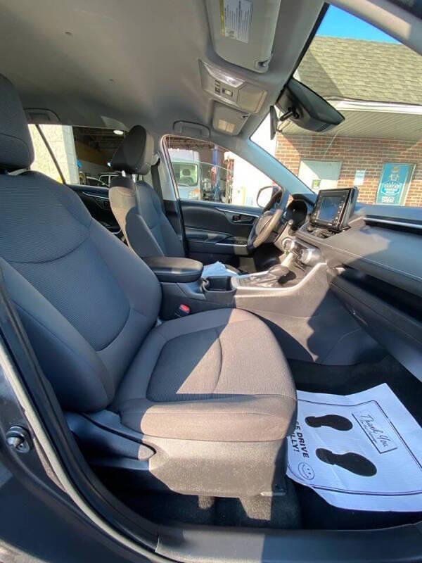 2022 Toyota RAV4 Hybrid LE