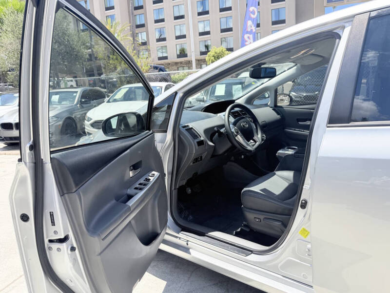 2012 Toyota Prius v Five