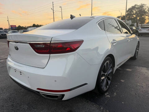 2018 Kia Cadenza Technology
