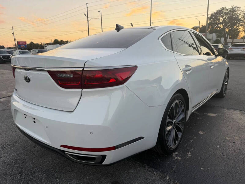2018 Kia Cadenza Technology