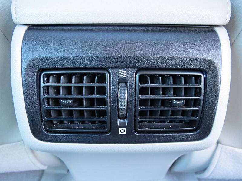 2014 Toyota Camry Hybrid XLE