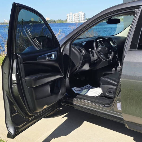 2018 Nissan Pathfinder SL