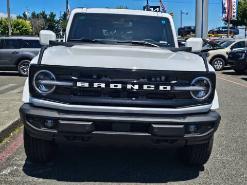 2026 Ford Bronco Outer Banks