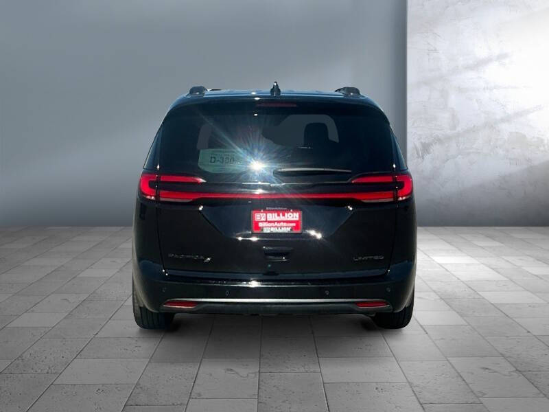 2025 Chrysler Pacifica Limited