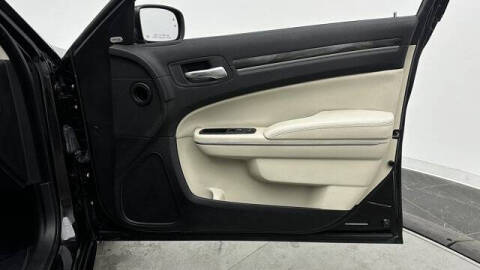 2021 Chrysler 300 Touring L