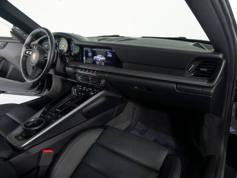 2020 Porsche 911 Carrera
