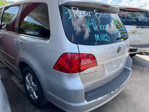 2009 Volkswagen Routan SEL Premium