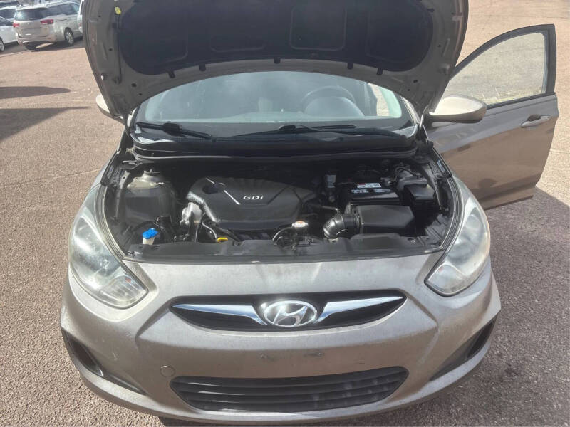 2012 Hyundai Accent GS