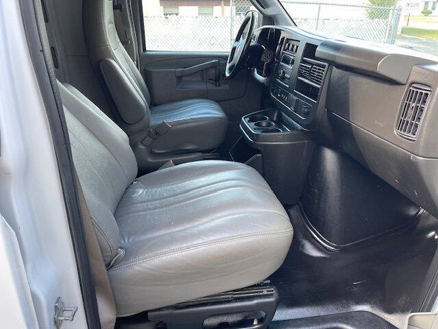 2023 Chevrolet Express 2500