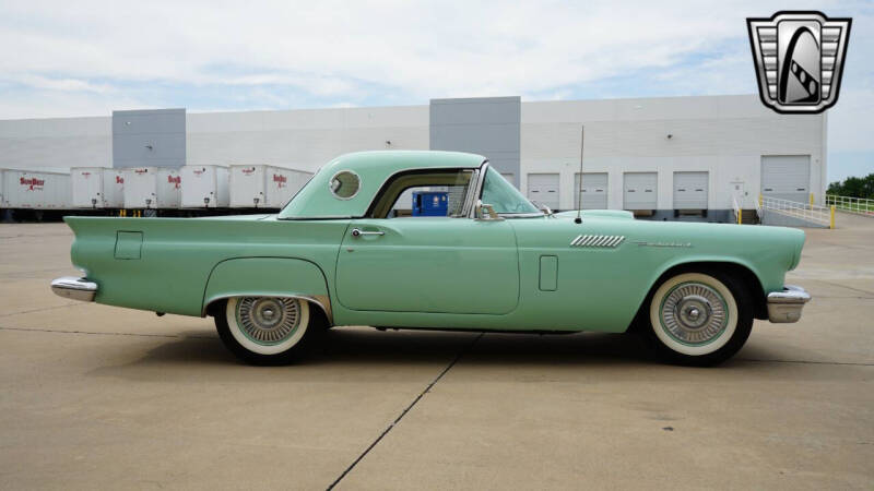 1957 Ford Thunderbird
