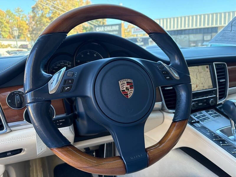 2011 Porsche Panamera 4