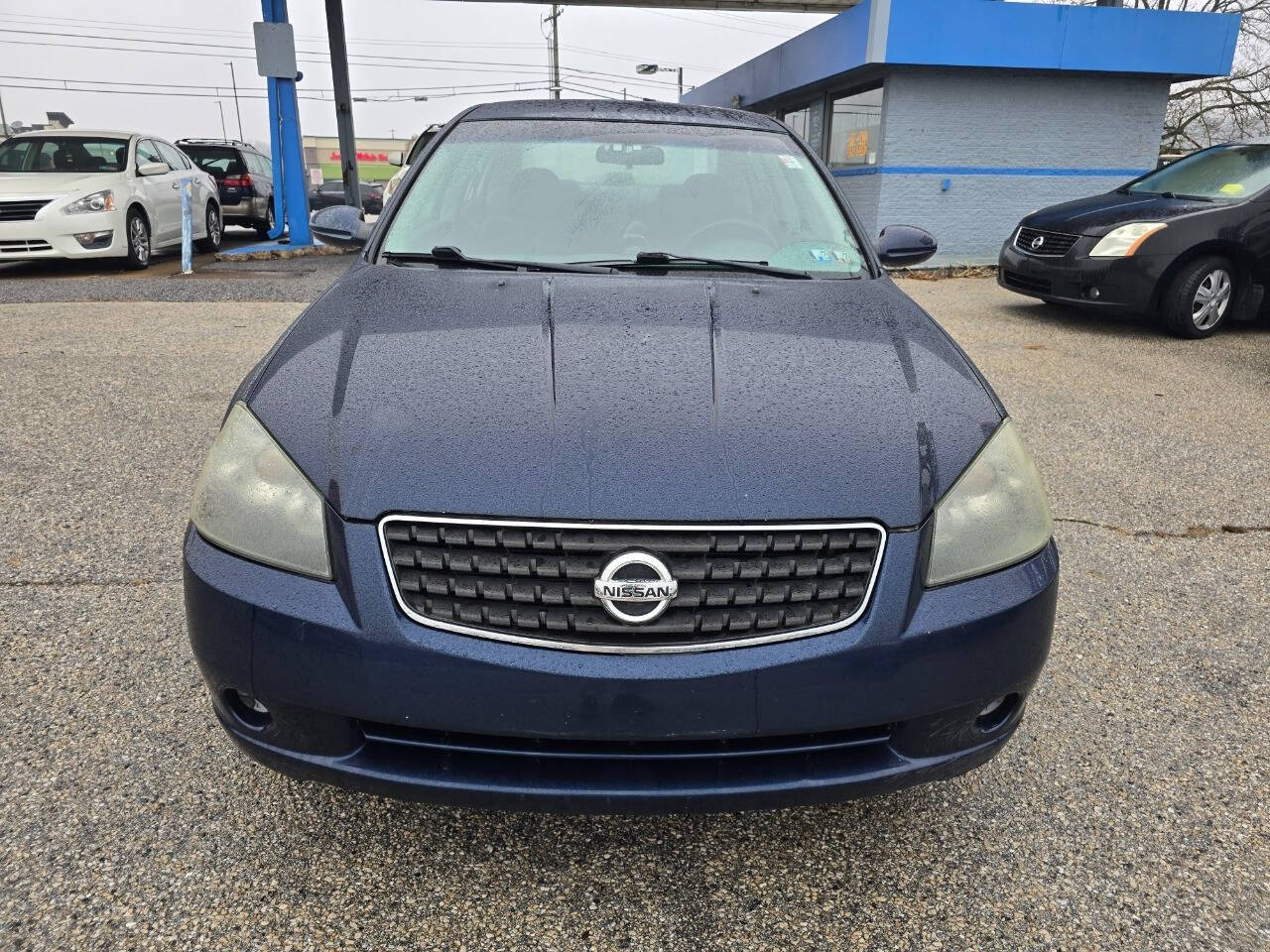 2006 Nissan Altima for sale at QUEENSGATE AUTO SALES in York, PA