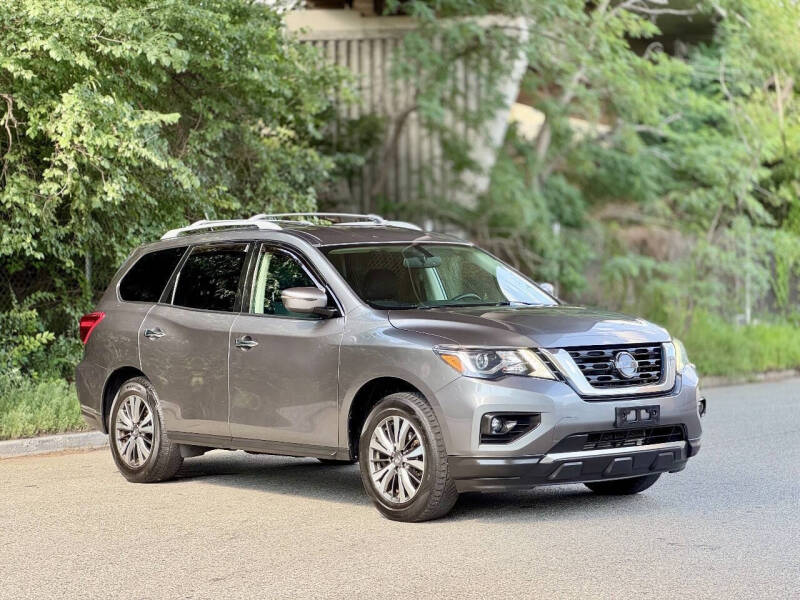 2018 Nissan Pathfinder SV