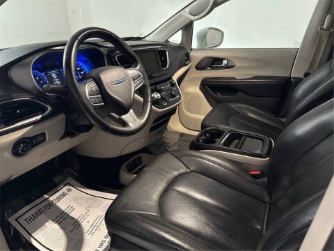 2020 Chrysler Pacifica Touring L