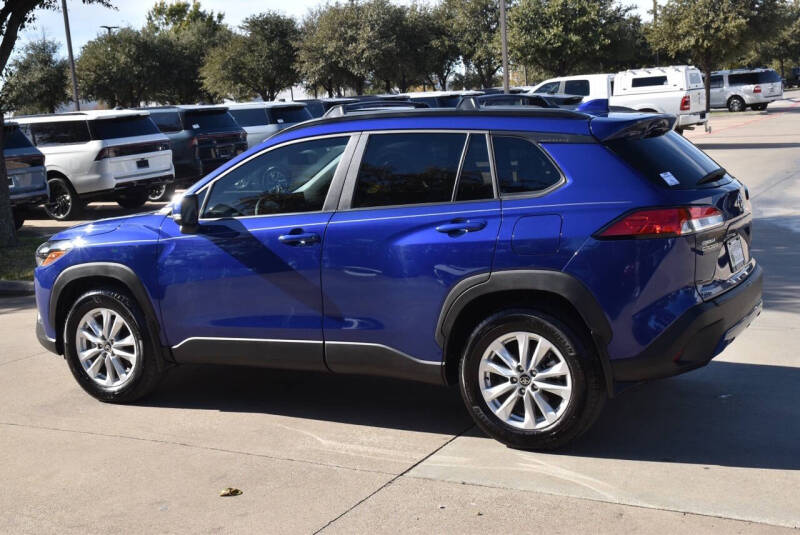 2024 Toyota Corolla Cross LE