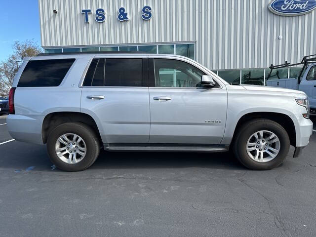 Used 2019 Chevrolet Tahoe LT with VIN 1GNSKBKC1KR396127 for sale in Madras, OR
