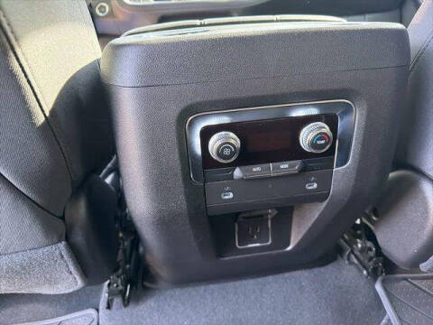 2023 GMC Yukon SLE