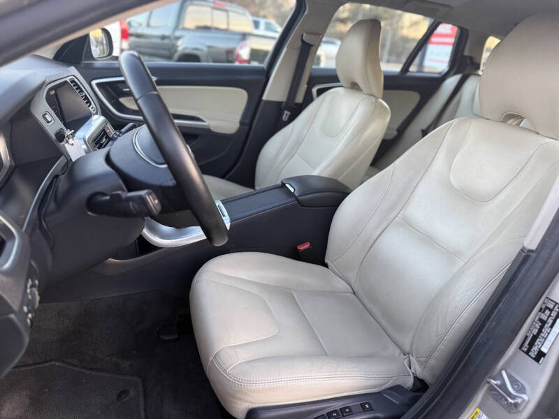 2017 Volvo V60 T5 Premier