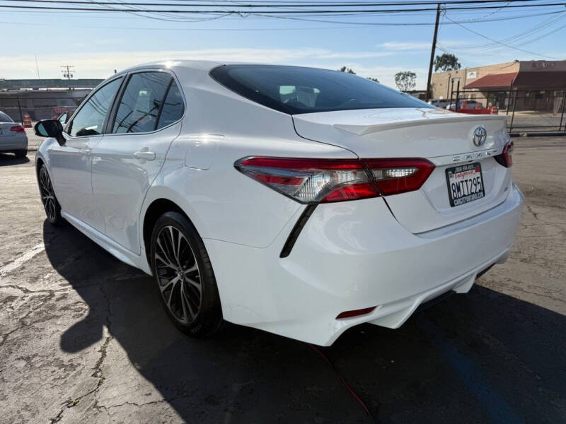 2018 Toyota Camry SE