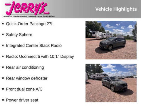 2025 Chrysler Pacifica Select