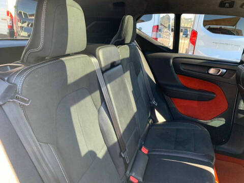 2019 Volvo XC40 T5 R-Design