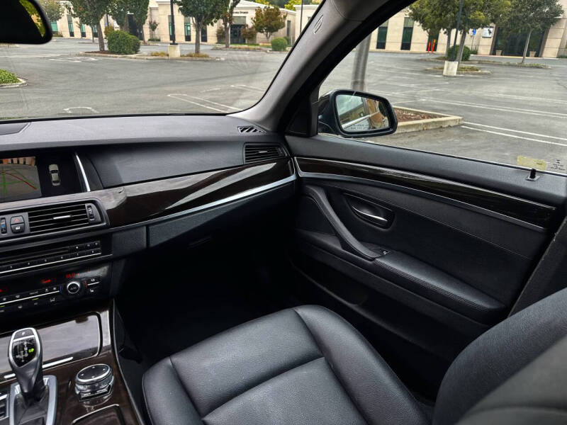 2016 BMW 5 Series 528i