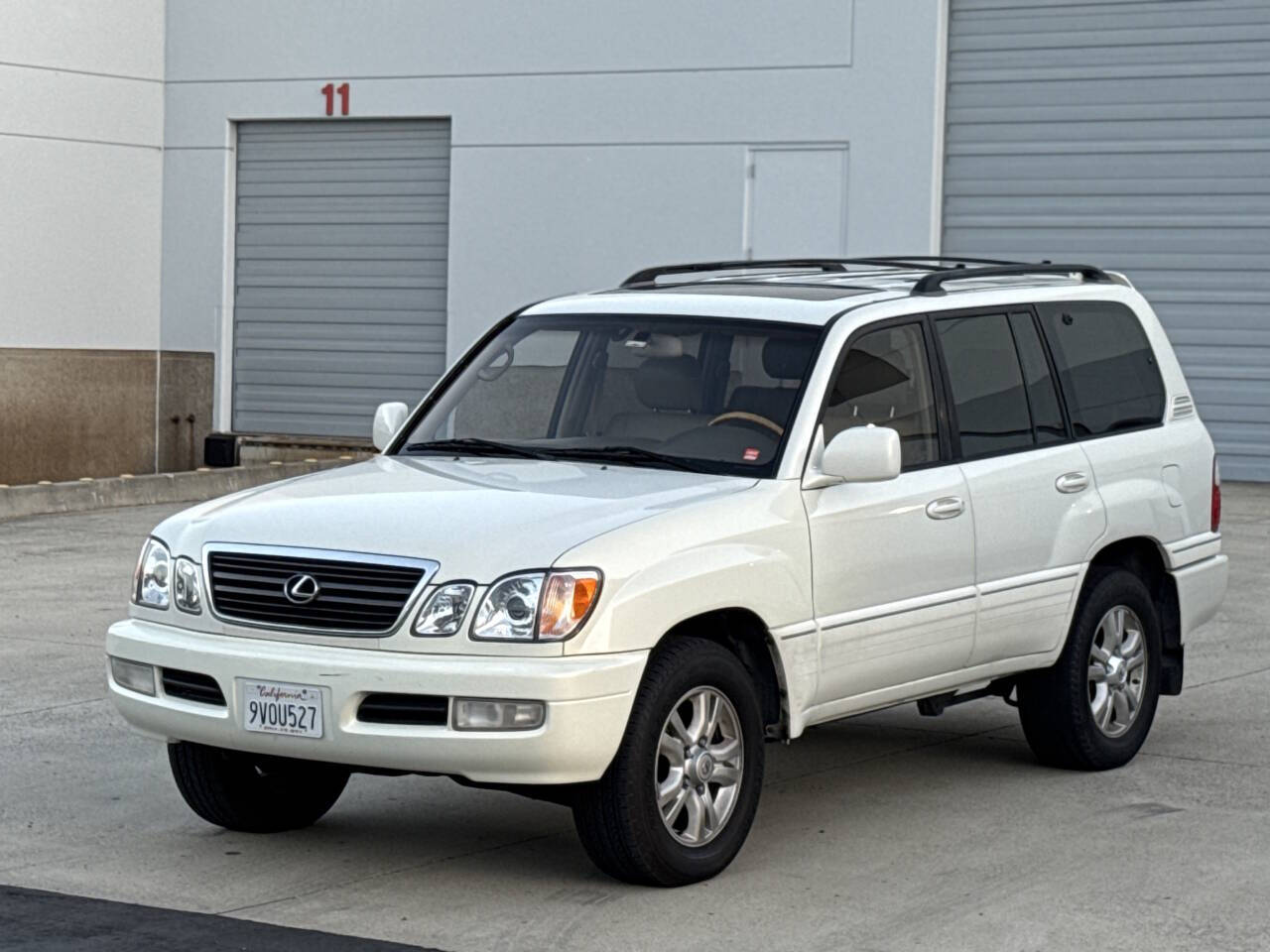 White 2002 Lexus LX 470 Base 4WD 4dr SUV 2