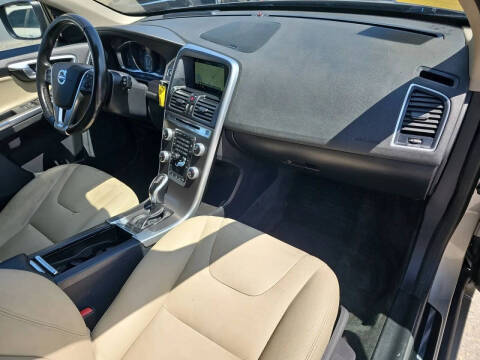 2016 Volvo XC60 T6 Platinum