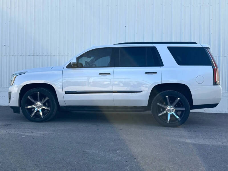 2017 Cadillac Escalade Luxury