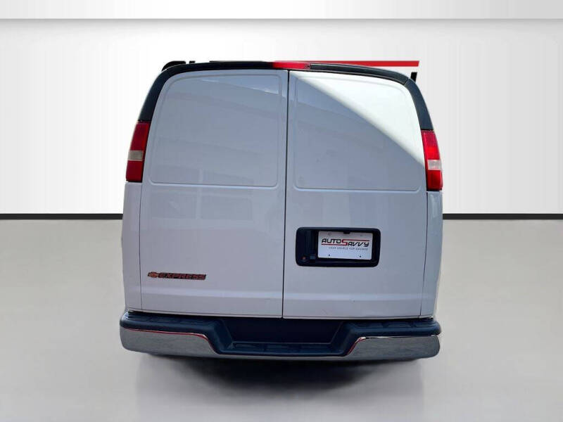 2024 Chevrolet Express 2500