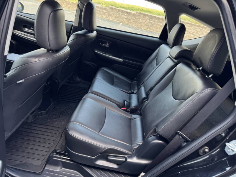 2017 Toyota Prius v Four