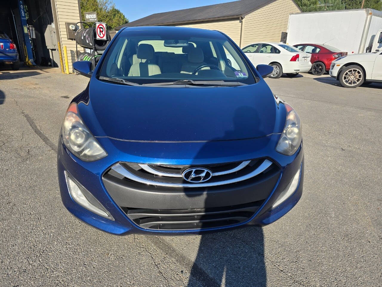 2013 Hyundai ELANTRA GT for sale at QUEENSGATE AUTO SALES in York, PA