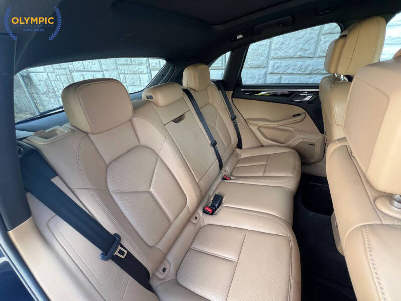 2017 Porsche Macan