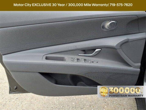 2025 Hyundai Elantra SE