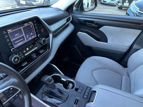 2020 Toyota Highlander L