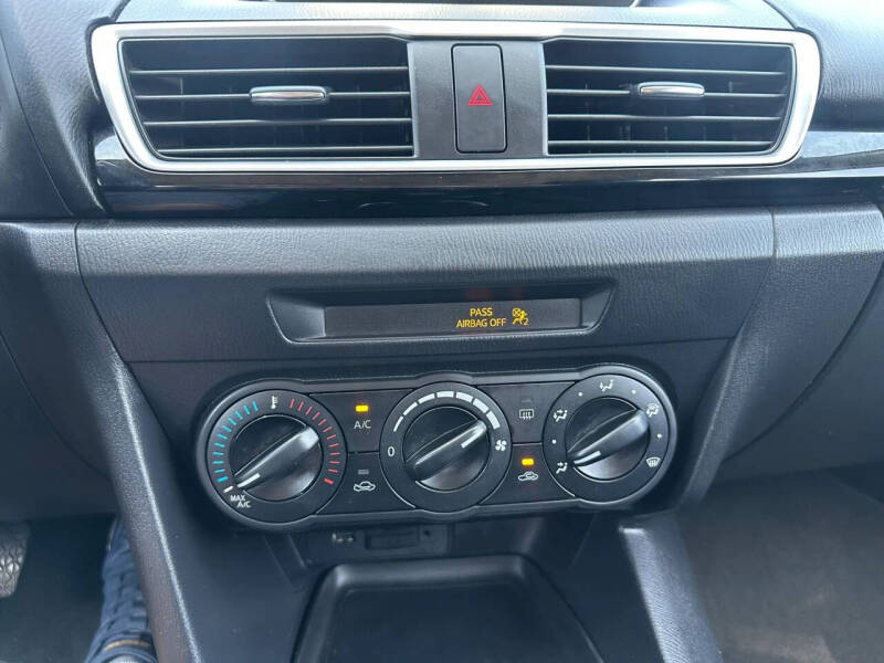 2015 Mazda MAZDA3 i Sport