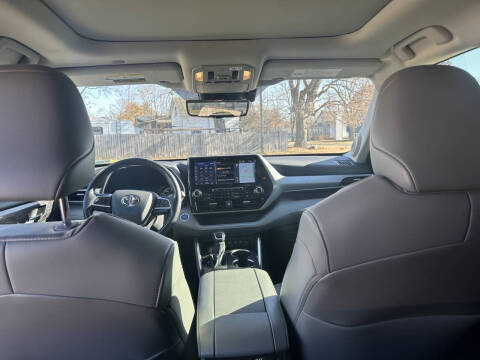 2021 Toyota Highlander Hybrid Platinum