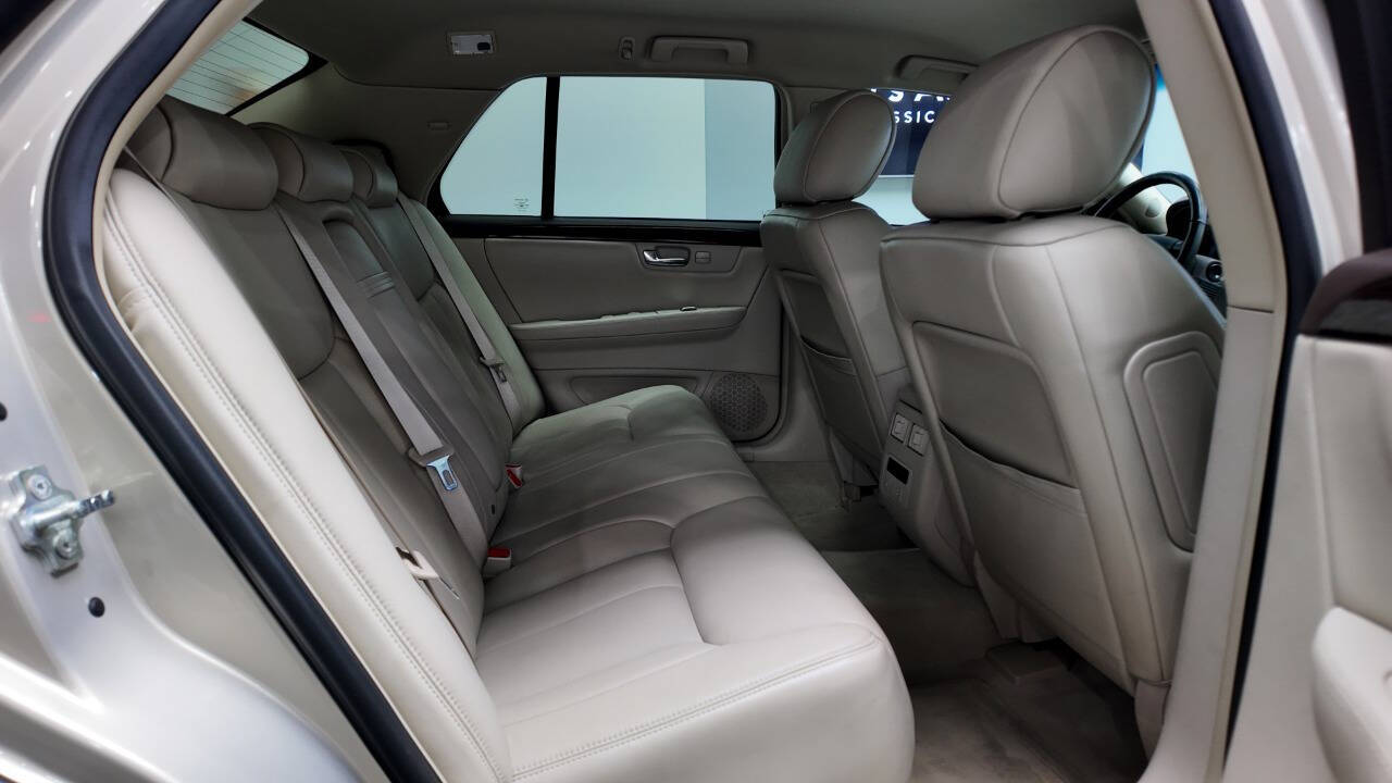 2009 Cadillac DTS 41