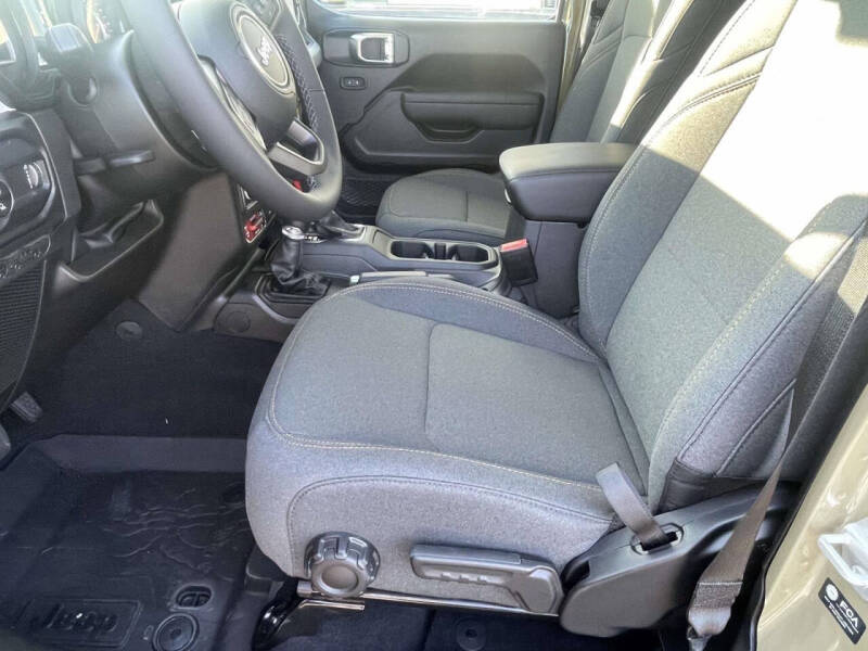 2025 Jeep Gladiator Willys