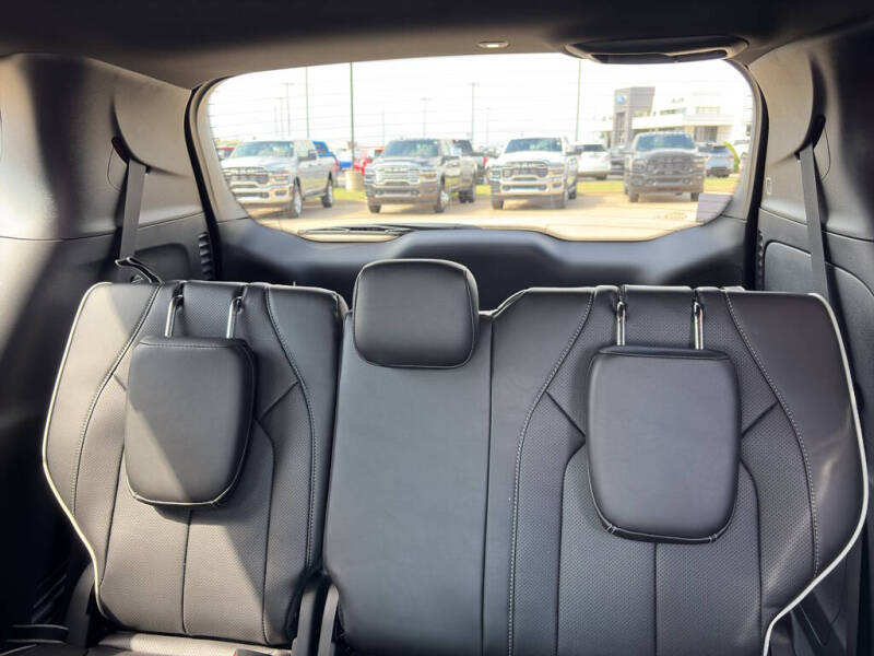 2027 Chrysler Pacifica Limited