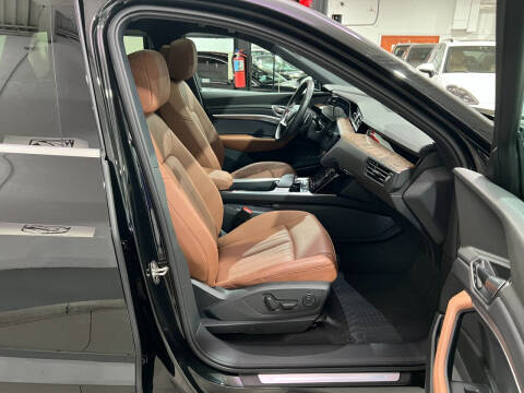 2019 Audi e-tron quattro Premium Plus