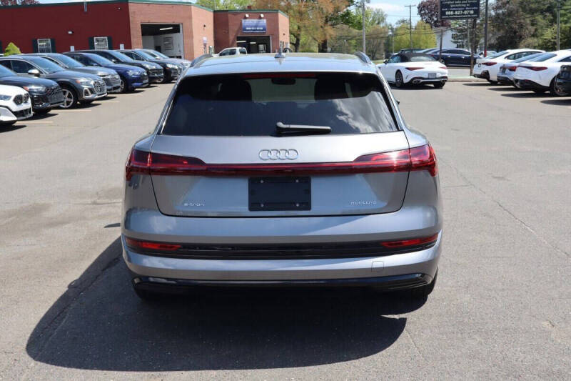 2021 Audi e-tron quattro Premium