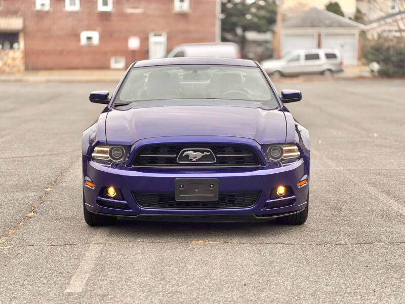 2014 Ford Mustang V6 Premium photo 2