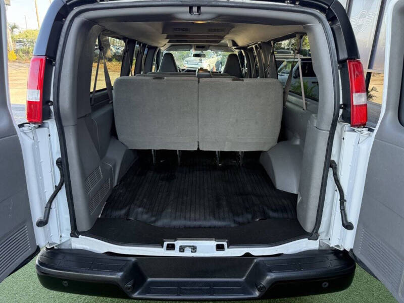 2023 Chevrolet Express LS 3500